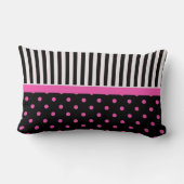 かわいい甘いピンクの水玉模様。 ランバークッション (裏面)