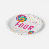 かわいい甘い棒つきキャンデーキャンディ4歳の誕生日 ペーパープレート (アングル)