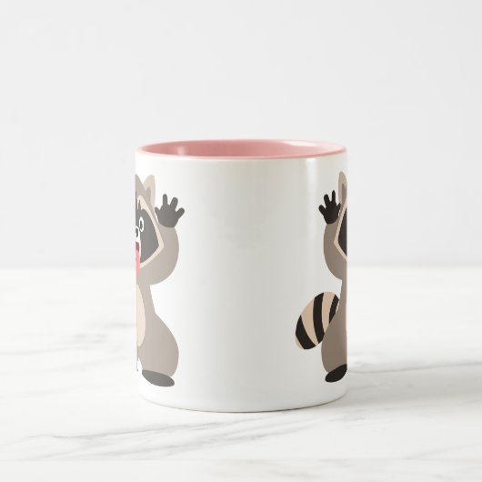 かわいい生意気な漫画のアライグマ ツートーンマグカップ (中央)