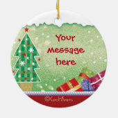 かわいい甥さん、サンタ、鹿とプレゼント、クリスマス セラミックオーナメント (裏面)