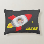 かわいい男の子の宇宙ロケットは寝室の装飾をからかいます アクセントクッション (正面)