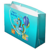 かわいい男の子の恐竜の愛好家のハッピーバースデー ラージペーパーバッグ (裏面アングル)