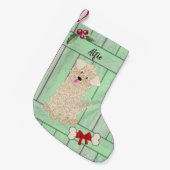 かわいい男の子マルティポ緑の木製フェンスモノグラム スモールクリスマスストッキング (正面 (吊り時))