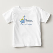 かわいい男の子 ブルーウォーターカラーの一才サウルス 1歳の誕生日 ベビーTシャツ (正面)