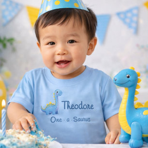 かわいい男の子 ブルーウォーターカラーの一才サウルス 1歳の誕生日 ベビーTシャツ