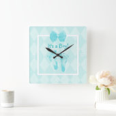 かわいい男の赤ちゃんの足跡出産の知らせ スクエア壁時計 (ホーム)