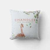 かわいい男の赤ちゃんキリンのパステルグリーンツリー子供部屋 クッション (正面)