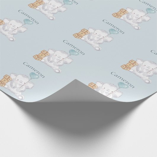 かわいい男の赤ちゃんゾウ水彩名前をカスタムするブルー ラッピングペーパー (角)