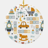 かわいい男の赤ちゃん車のおもちゃパターンと名前クリスマス セラミックオーナメント (裏面)