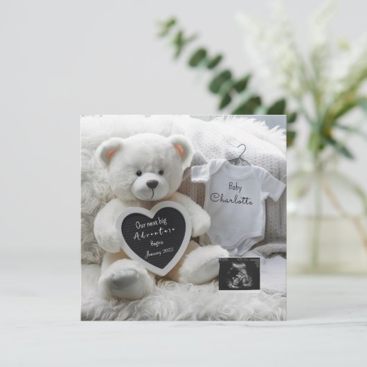 かわいい白いソーシャルメディアの妊娠発表 招待状 (スタンド正面)