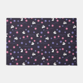 かわいい白いバニーウサギと花の模様 ドアマット (正面)