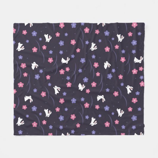 かわいい白いバニーウサギと花の模様 フリースブランケット (正面(横))