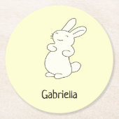 かわいい白いバニーパーソナライズされたの名前イエロー ラウンドペーパーコースター (正面)
