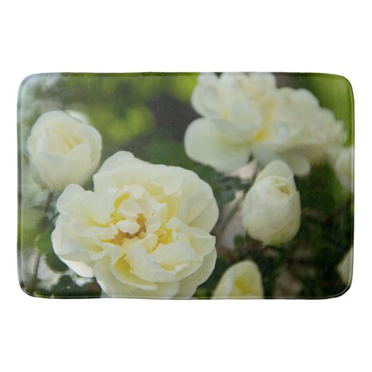 かわいい白いバラ前向きの バスマット (正面)