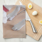 かわいい白いラブラドールミックス子犬の飲料水 キッチンタオル (四つ折り)