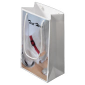 かわいい白いラブラドールミックス子犬の飲料水 スモールペーパーバッグ (正面アングル)