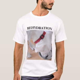 かわいい白いラブラドールミックス子犬の飲料水 Tシャツ
