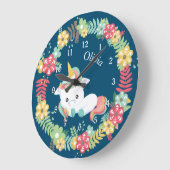 かわいい白い一角獣のフローラパーソナライズされた枠 ラージ壁時計 (傾斜)