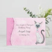 かわいい白い子ネコと花オンピンク誕生日 招待状 (スタンド正面)