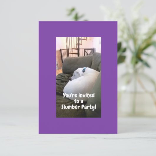 かわいい白い子犬の眠りパーティー紫 招待状 (スタンド正面)