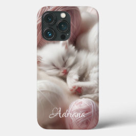 . .かわいい白い子猫に糸の玉をパーソナライズされた iPhone 13 PROケース