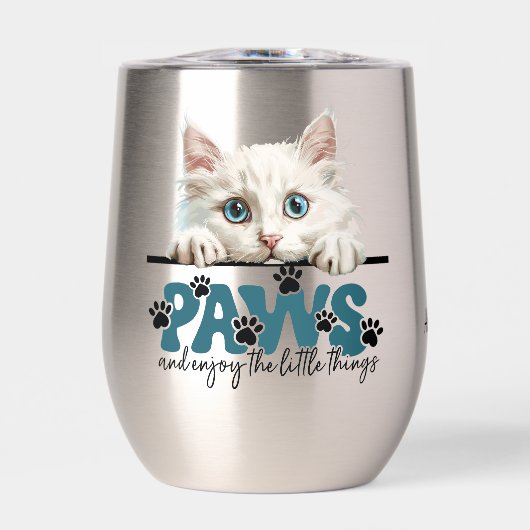 かわいい白い子猫の手足楽しむと (正面)