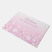 かわいい白い花と苗字と歓迎 ドアマット (アングル)