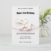 かわいい白い象がロープの上で釣り合パーソナライズされたい 招待状 (スタンド正面)