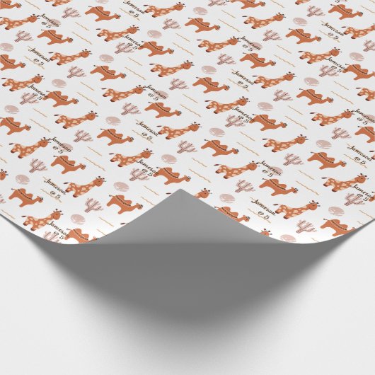 かわいい白のおもちゃアニマルサボキャメルラマ誕生日 ラッピングペーパー (角)