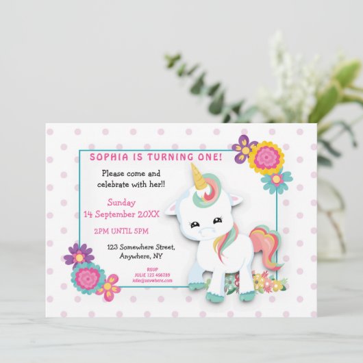 かわいい白ユニコーンピンク水玉模様第1誕生日 招待状 (スタンド正面)