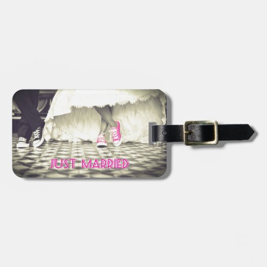 かわいい白黒たった今結婚しました ラゲッジタグ (正面横)