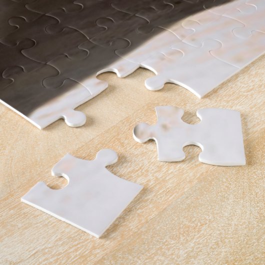 かわいい白黒の子犬のクローズアップ写真 ジグソーパズル (側面)