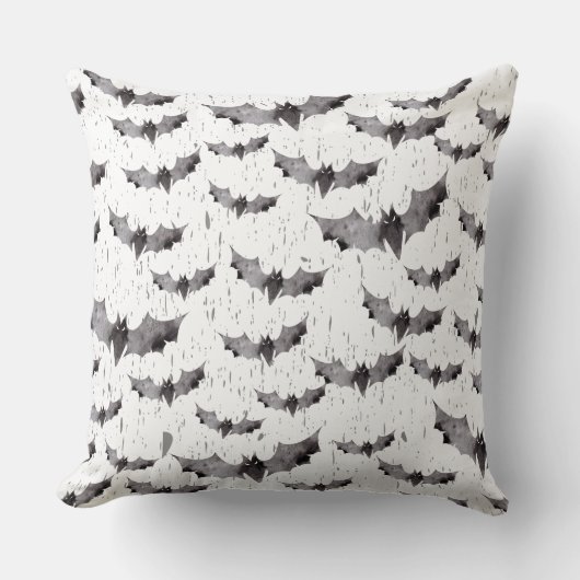 かわいい白黒の水色のこうもりハロウィーン クッション (正面)