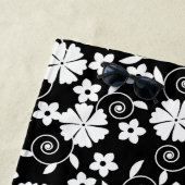 かわいい白黒の花のパターン耐用生活iPhone ビーチタオル (インサイチュ)
