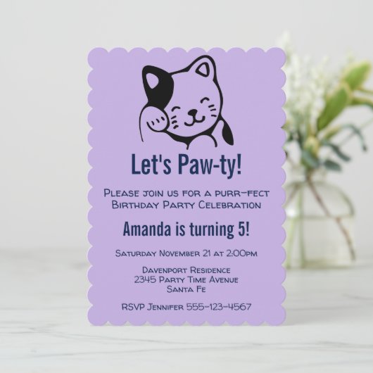 かわいい白黒キティ猫なびく – 誕生日 招待状 (スタンド正面)