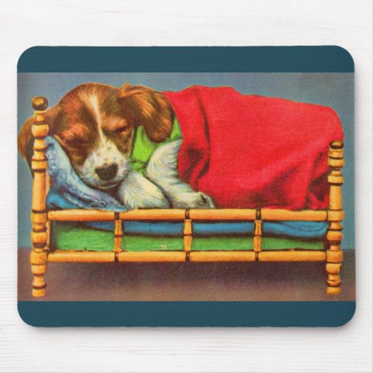 かわいい眠そうな子犬 マウスパッド (正面)