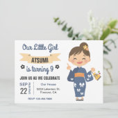 かわいい着物の日本人少女の誕生日パーティー招待状 招待状 (スタンド正面)