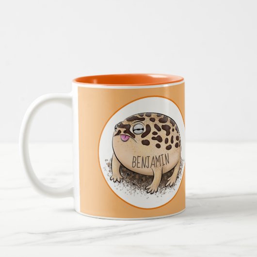 かわいい砂漠雨蛙の漫画イラストレーション ツートーンマグカップ (左)