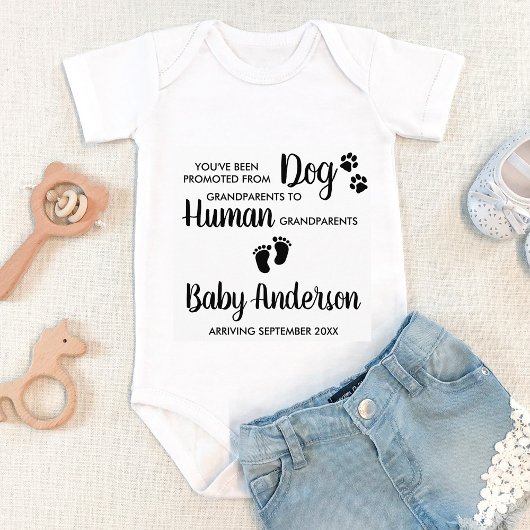 かわいい祖父母の妊娠発表 ベビーボディスーツ