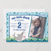 かわいい私たちの小さなサメ海写真2nd誕生日 招待状 (正面)