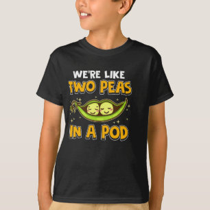 かわいい私たちはポッドのロマンチックな食べ物Puの2つの豆のようである Tシャツ