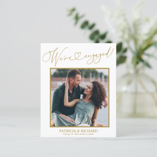 かわいい私たちは婚約した婚約発表写真 (スタンド正面)