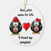 かわいい私は生命赤いハートのための私のペンギンの仲間を見つけました セラミックオーナメント (左)