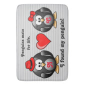 かわいい私は生命赤いハートのための私のペンギンの仲間を見つけました バスマット (正面縦)