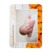 かわいい秋のカボチャの新生児写真 誕生日のお知らせ マグネット (縦)