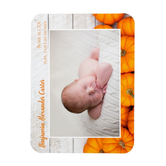 かわいい秋のカボチャの新生児写真 誕生日のお知らせ マグネット (縦)