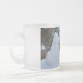 かわいい秋田キスをする雪だるま秋田写真 フロストグラスマグカップ (左)