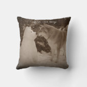 かわいい秋田犬のスキスをするノードッグ クッション (裏面)