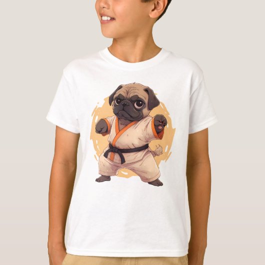 かわいい空手のパグ犬、危険なパグ子犬 Tシャツ (正面)