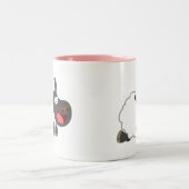 かわいい笑いマンガの羊のマグカップ ツートーンマグカップ (中央)